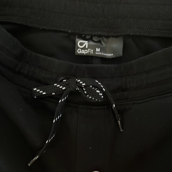 GAP Fit Men’s Medium Joggers - Picture 2 of 3